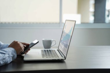 Müşteri satış Pano grafik kavramı iş adam satış artış gelir hisse pazarlama