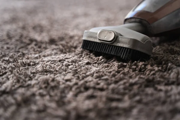 Close Man Using Vacuum Cleaner Professional Vacuum Cleaner — Stock Photo, Image