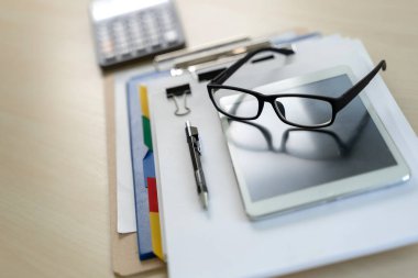 iş kavramı belgeleri yığını grafik iş başarı için mali