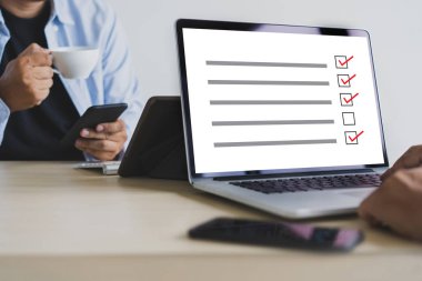 İş adamı SURVEY ve Sonuçlar Analiz Keşif Kavramı