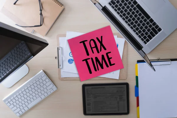 税お金金融会計税務実業家税経済還付金を計画のための時間 — ストック写真