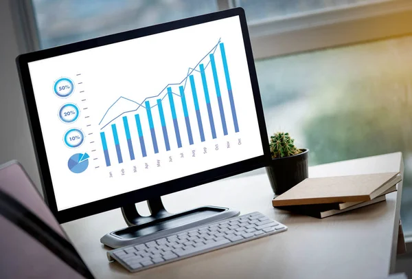 Verksamhet Man Arbetar Diagram Schema Eller Planering Finansiella Rapportdata — Stockfoto