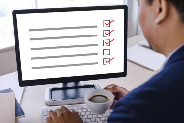 İş adamı SURVEY ve Sonuçlar Analiz Keşif Kavramı