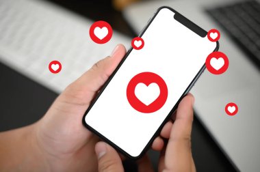 Kullanım sosyal medya, sosyal ağ telefon mesajı sevgili dostum. Bir mesaj aşk göndermek