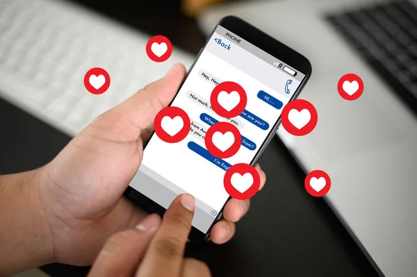 Homem Usar Mídias Sociais Rede Social Mensagem Telefone Dos Amantes — Fotografia de Stock