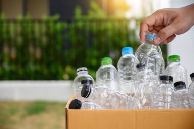 adam el kavramı çevre geri dönüşüm plastik yeniden koyarak