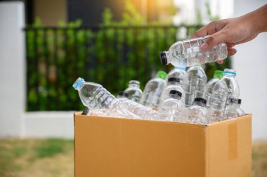 adam el kavramı çevre geri dönüşüm plastik yeniden koyarak