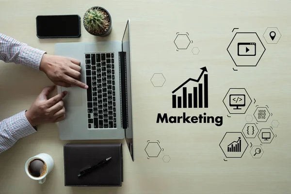 Marketing koncepció üzletember elkezd projekt digitális marketing — Stock Fotó