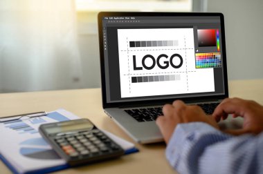 Yaratıcı Tasarımcı Grafik iş başında. , Illustrator Grafik designe