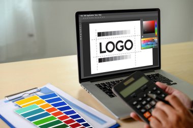 Yaratıcı Tasarımcı Grafik iş başında. , Illustrator Grafik designe