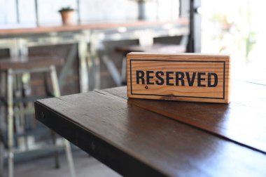 Restoran rezerve masa işareti Ayrılmış Tablo. Bir reservat etiketi