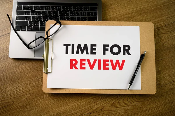 Online recensioner utvärdering tid för granskning inspektion bedömning — Stockfoto
