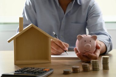 Ev mülkiyeti kavramı Iş insanları bir uzlaşma müzakere