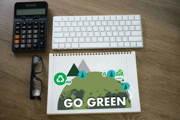 GO GREEN Progetto di crescita per la tutela della vita di Busin — Foto Stock