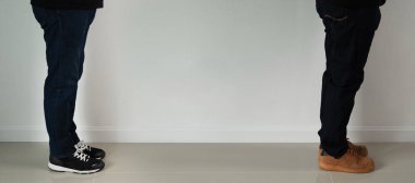 2020 yılındaki kovid-19 salgınından korunmak için 1,80 'lik fiziksel mesafe.