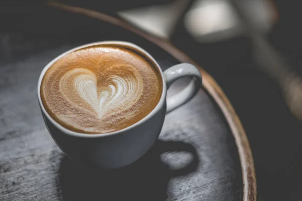Крупный План Кофейных Чашек Женщины Наслаждаются Кофе Кофейне Вид Воздуха — стоковое фото