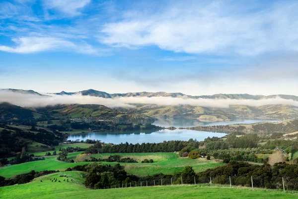 Silhueta Montanhas Manhã Enevoada Vista Das Montanhas Início Inverno Bela — Fotografia de Stock