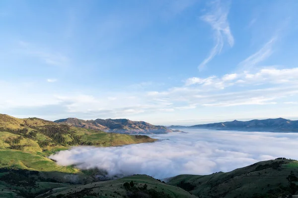 Silhueta Montanhas Manhã Enevoada Vista Das Montanhas Início Inverno Bela — Fotografia de Stock