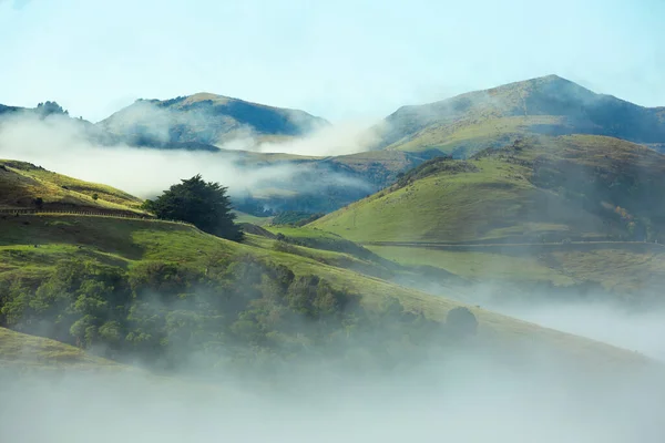 Silhueta Montanhas Manhã Enevoada Vista Das Montanhas Início Inverno Bela — Fotografia de Stock