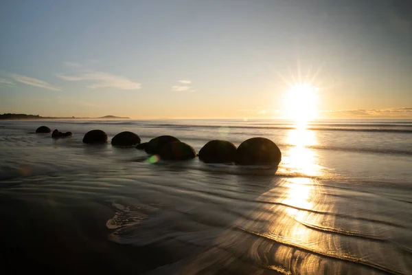 Wczesny Zimowy Wschód Słońca Moeraki Boulder Nowa Zelandia — Zdjęcie stockowe