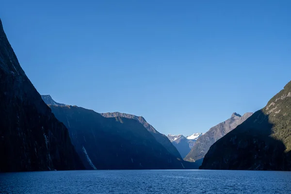 Milford Sound Fiordland National Park South Island New Zealand Morning — стоковое фото