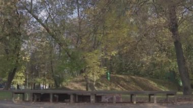 adam bir kaykay sürme