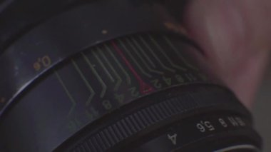 Adam ayarı vintage fotoğraf makinesi 