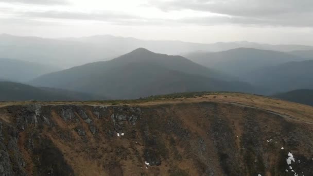 Luftaufnahme Mit Blick Auf Die Berge Wald Viele Tannen — Stockvideo