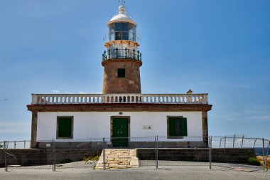 Atlantik kıyısındaki deniz trafiği için deniz feneri