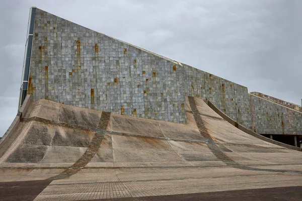 Santiago de Compostela (İspanya). 26 Haziran 2010. Kültür Şehri 'nin modernist binaları. Galiçya 'nın başkentinde kültürel faaliyetler için karmaşık bir yapıdır..