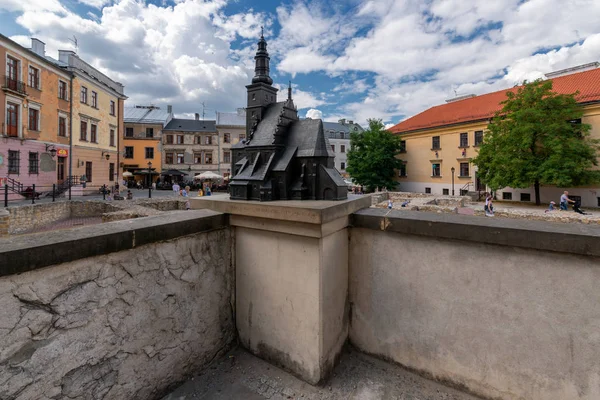 Plac po farze w najstarszej części lubelskiego starego miasta — Zdjęcie stockowe