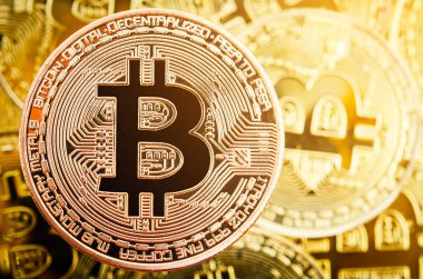 Bitcoin bakır para. Kripto para birimi konsepti. Sanal para birimi arkaplanı.