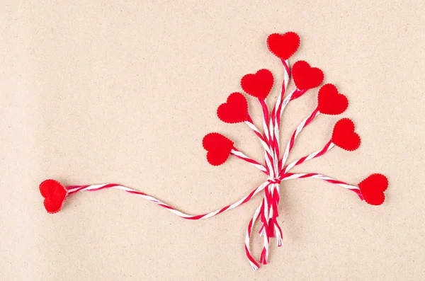 Coração Vermelho Com Corda Fundo Marrom Conceito Valentine — Fotografia de Stock