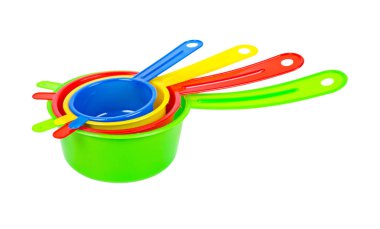 Plastik bardak ölçüm kapları seti.