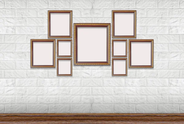 Klassieke blank photoe frame op witte moderne bakstenen muur. — Stockfoto