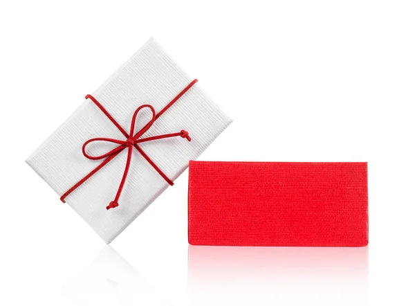 Caixa de presente branca aberta com arco vermelho . — Fotografia de Stock
