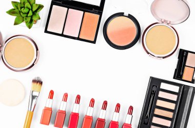 Profesyonel makyaj aletleri. Makyaj araçları fırçalar.