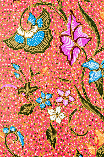 Красивый узор из ткани, ставший традиционной одеждой.