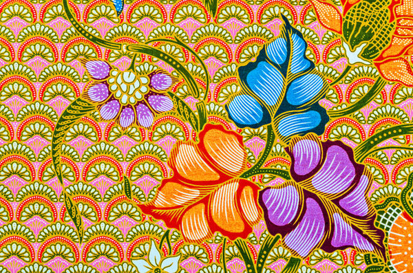 Красивый узор из ткани, ставший традиционной одеждой.