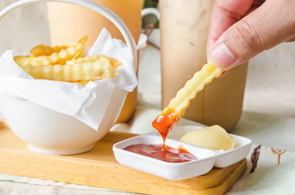 Sabrosas Papas Fritas Con Salsa Tomate Salsa Comida — Foto de Stock