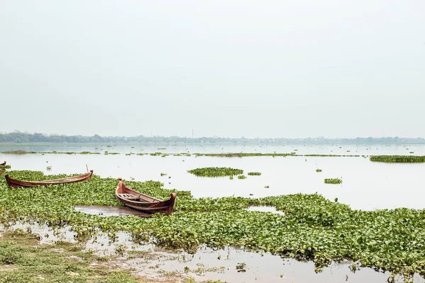 Mandalay bay Myanmar ötesinde huzurlu bir öğleden sonra