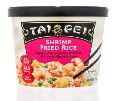 Winneconne - 3 Mayıs 2018: bir paket Tai Pei karides kızarmış pilav izole bir arka plan üzerinde.