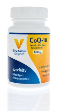 Winneconne - 18 Mayıs 2018: A şişe Vitamin Shoppe Coq-10 ek izole bir arka plan üzerinde.