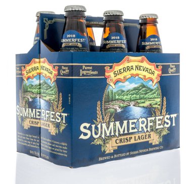 Winneconne, Wi - 16 Haziran 2018: Sierra Nevada summerfest net lager bira izole bir arka plan üzerinde altı paketi.