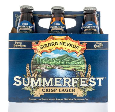 Winneconne, Wi - 16 Haziran 2018: Sierra Nevada summerfest net lager bira izole bir arka plan üzerinde altı paketi.