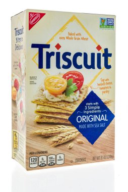 Winneconne, Wi - 1 Temmuz 2018: orijinal Nabisco Triscuit krakeri izole bir arka plan üzerine bir kutu.