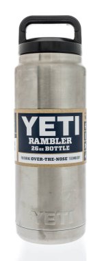 Winneconne, Wi - 1 Temmuz 2018: A Yeti 26 oz rambler şişe izole bir arka plan üzerinde.