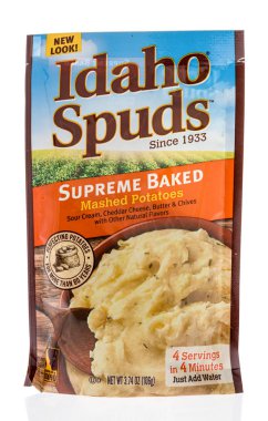 Winneconne, Wi - 18 Temmuz 2018 - bir paketi Idaho patates anlık patates izole bir arka plan üzerinde.