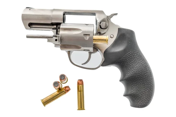 357 Magnum Revolver Med Ammunition Och Kammaren Isolerad Bakgrund — Stockfoto