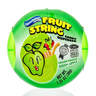 Winneconne, Wi - 20 Ağustos 2018: bir paket Oppenheimer meyve dize şeker Çin'den izole bir arka plan üzerinde